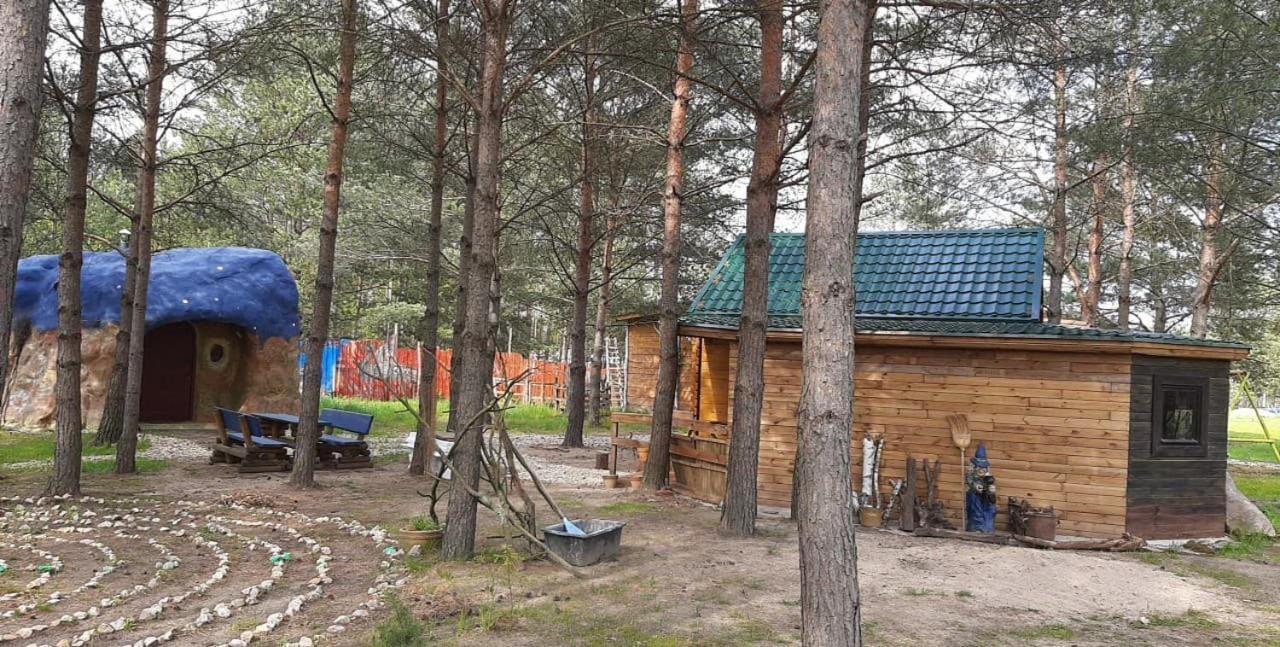 Midgard Hotel Osiecznica Екстериор снимка