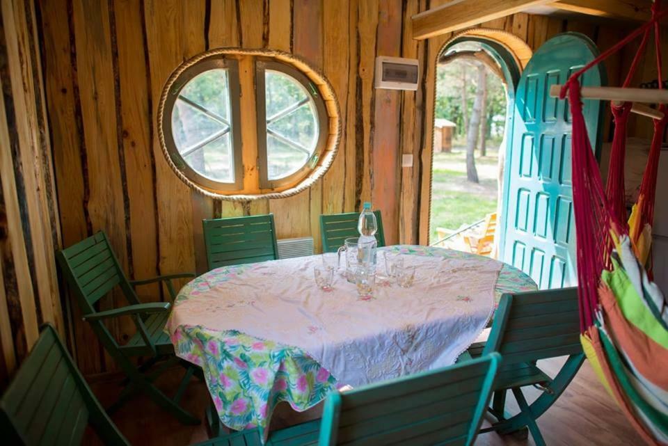 Midgard Hotel Osiecznica Екстериор снимка
